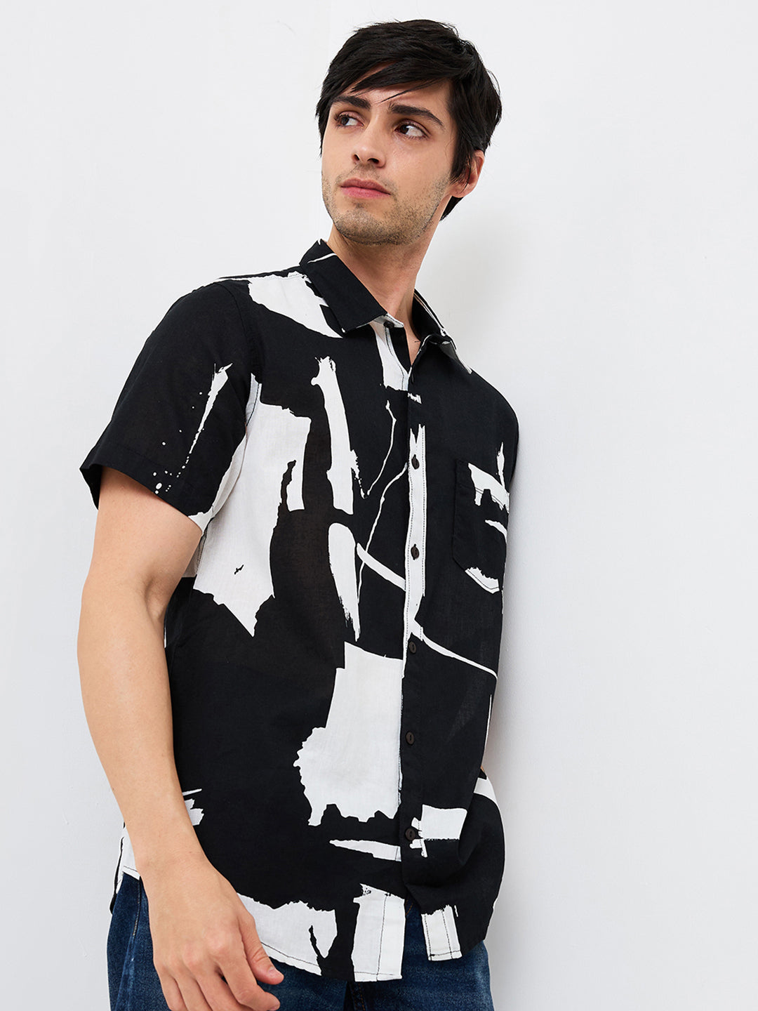 Men Black Slim Fit Printed Half Sleeve Shirt