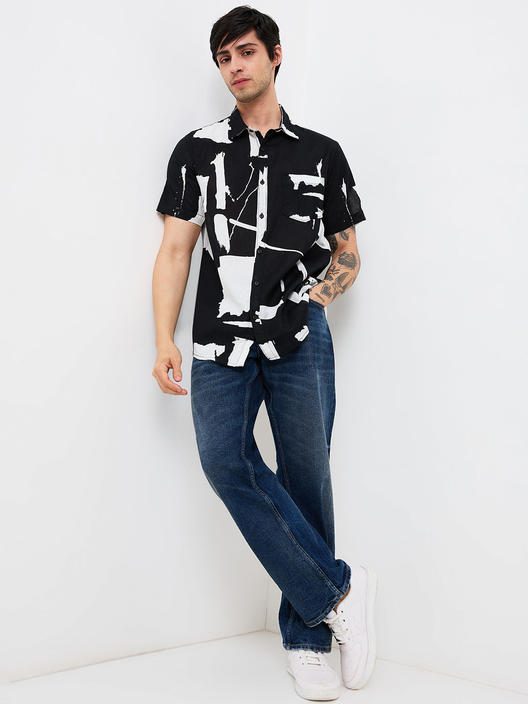 Spykar Black Slim Fit Printed Half Sleeve Shirt For Men