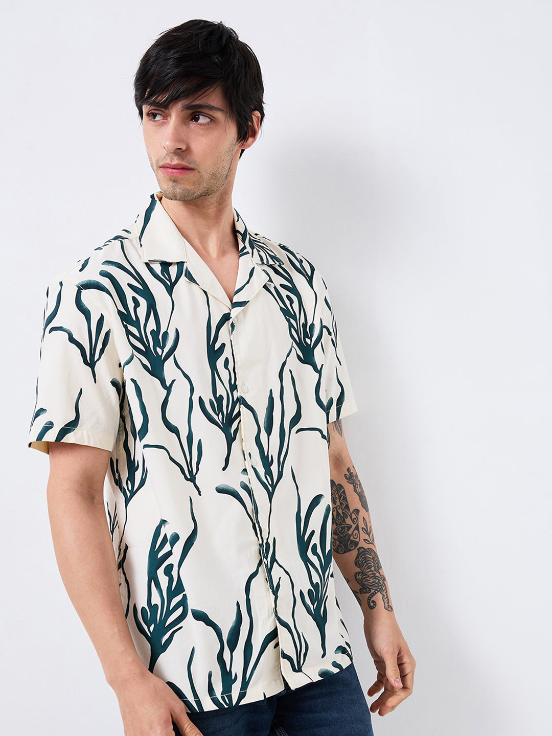 Spykar Green Relaxed Fit Printed Half Sleeve Shirt For Men