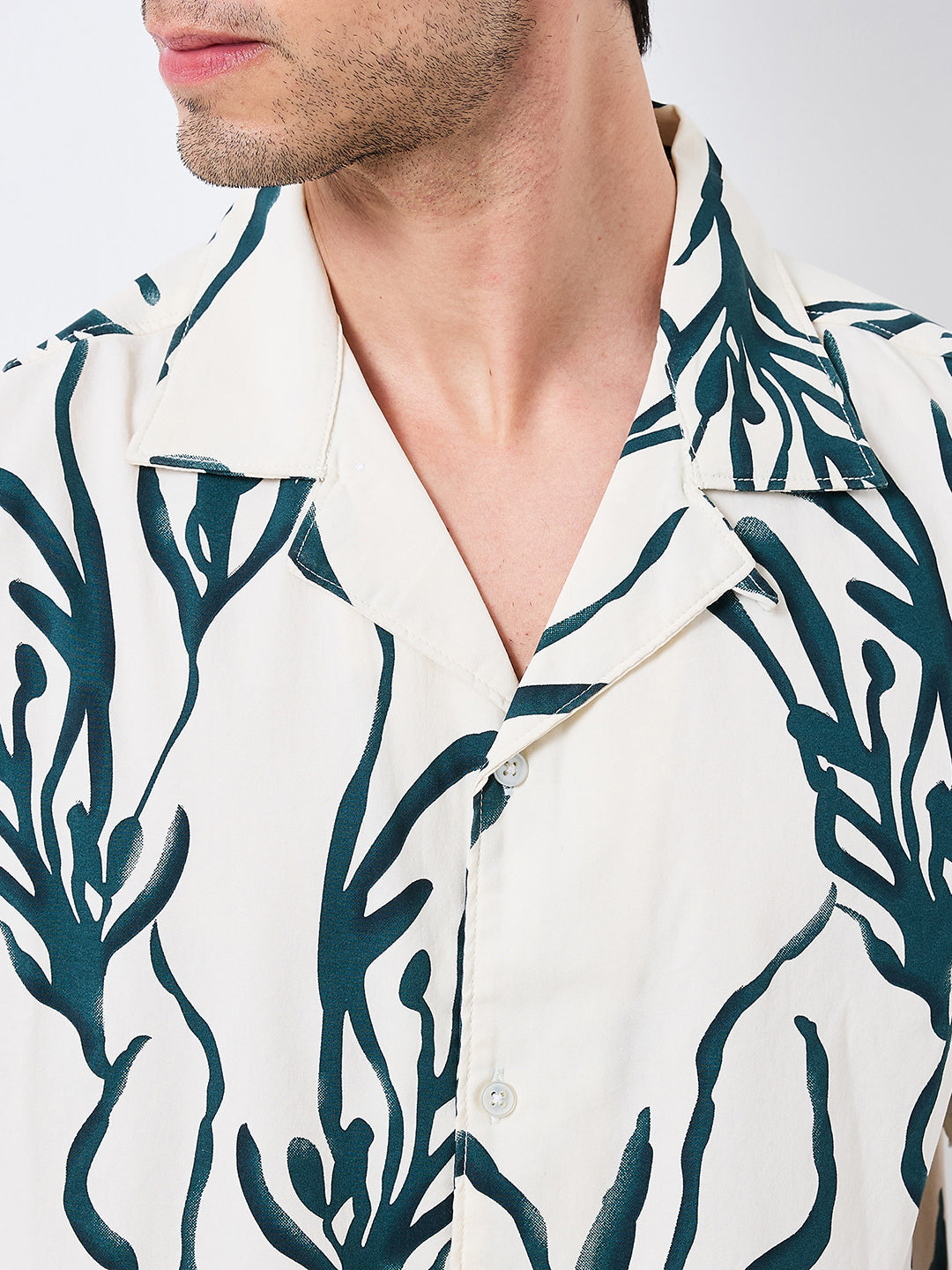 Spykar Green Relaxed Fit Printed Half Sleeve Shirt For Men