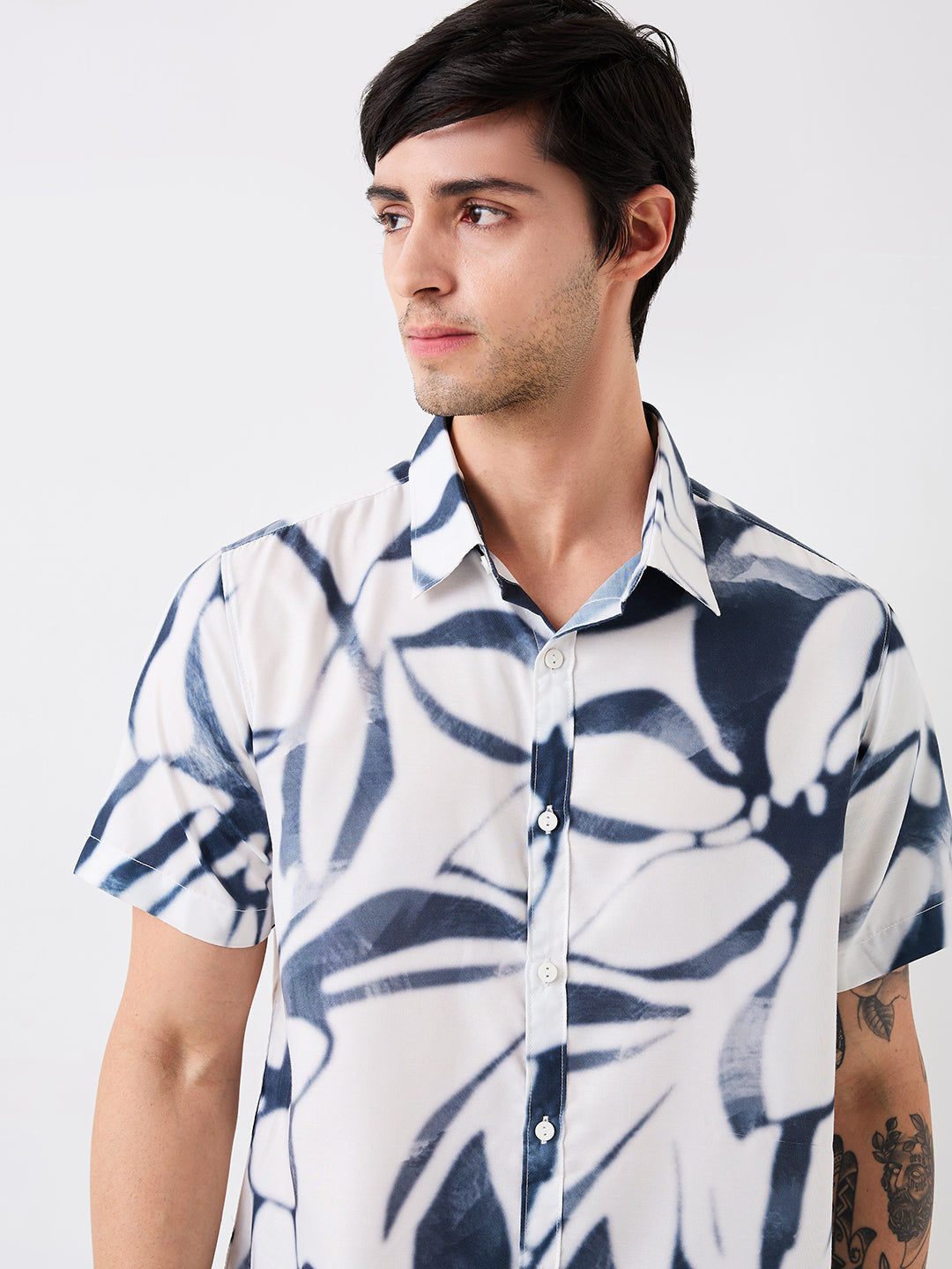 Men Shirt Print White Slim Fit