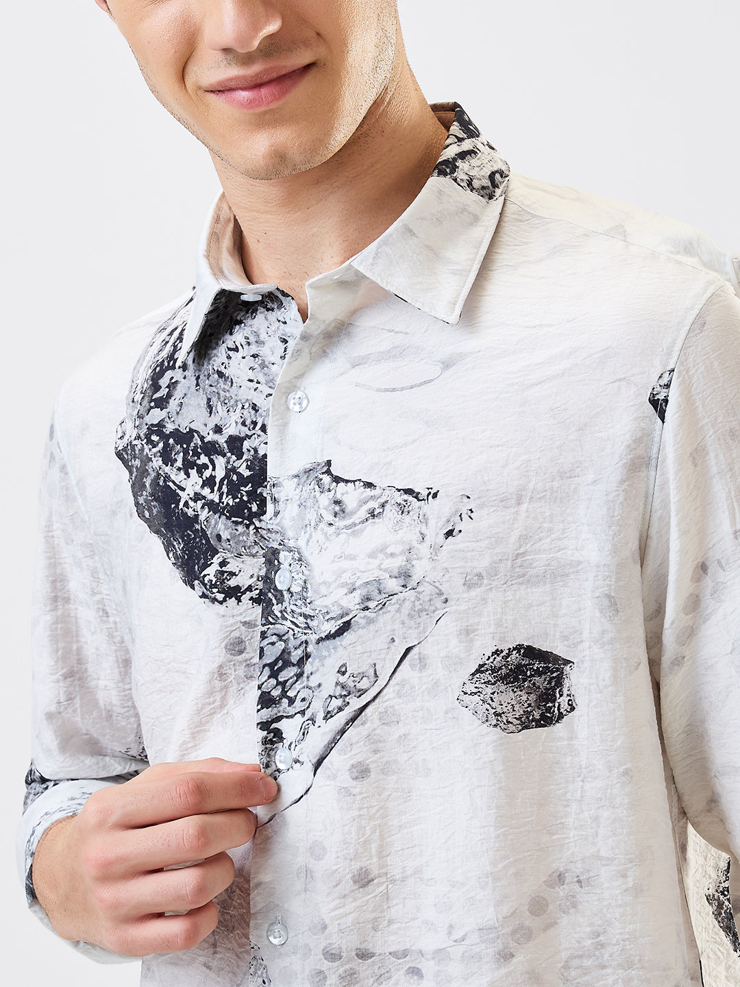 Spykar White Slim Fit Printed Full Sleeve Shirt For Men
