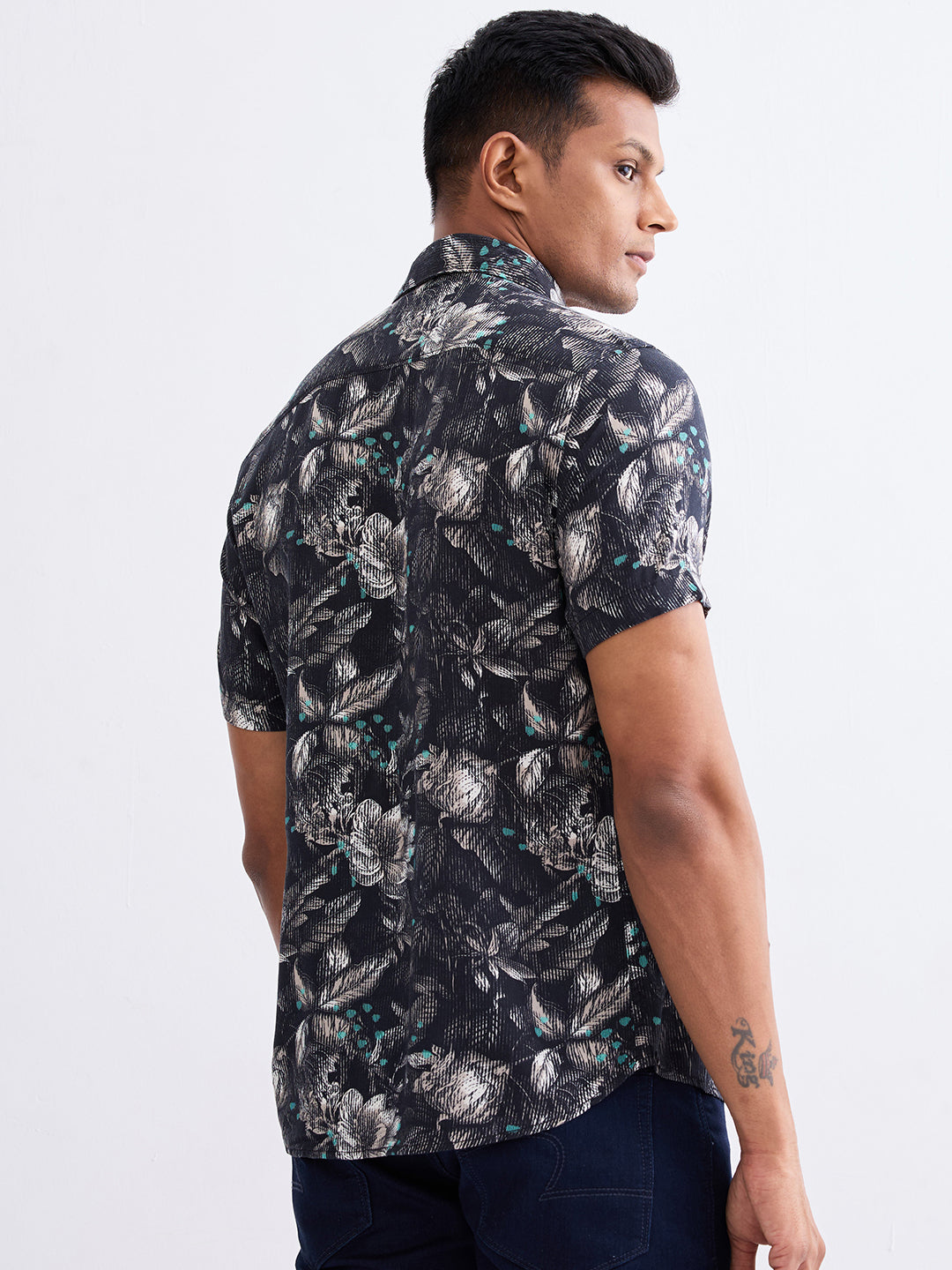 Spykar Black Slim Fit Casual Shirts For Men