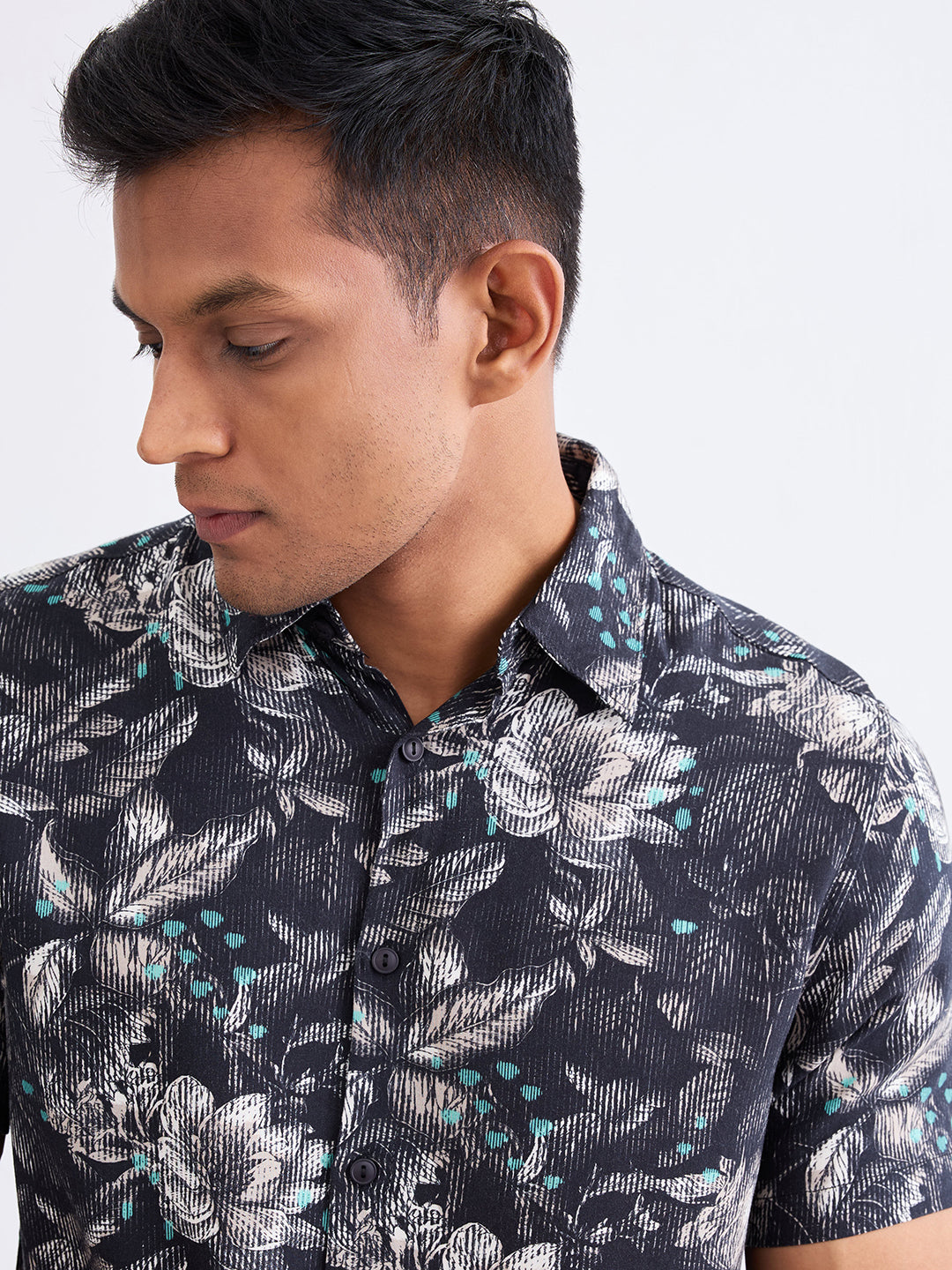 Spykar Black Slim Fit Casual Shirts For Men