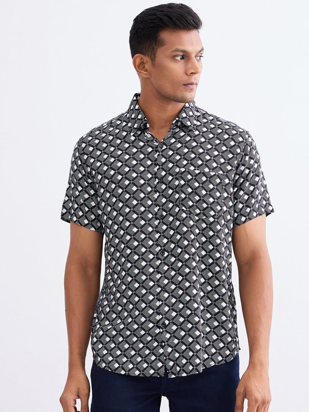 Spykar Black Slim Fit Casual Shirts For Men