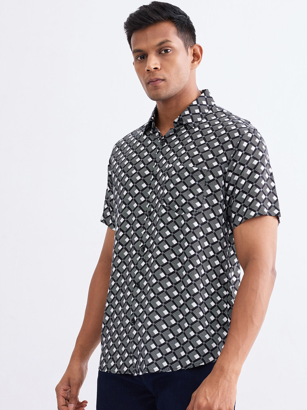Spykar Black Slim Fit Casual Shirts For Men