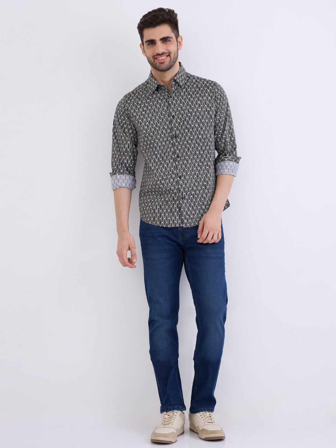 Spykar Black Slim Fit Casual Shirts For Men