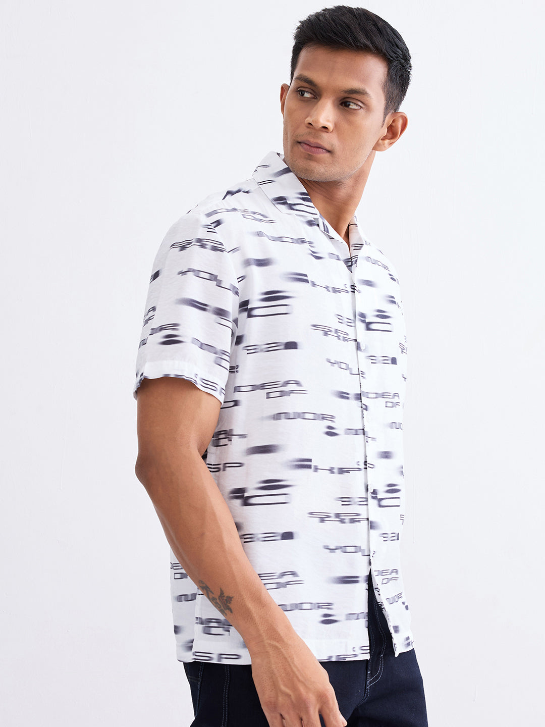 Spykar White Relaxed Fit Casual Shirts For Men