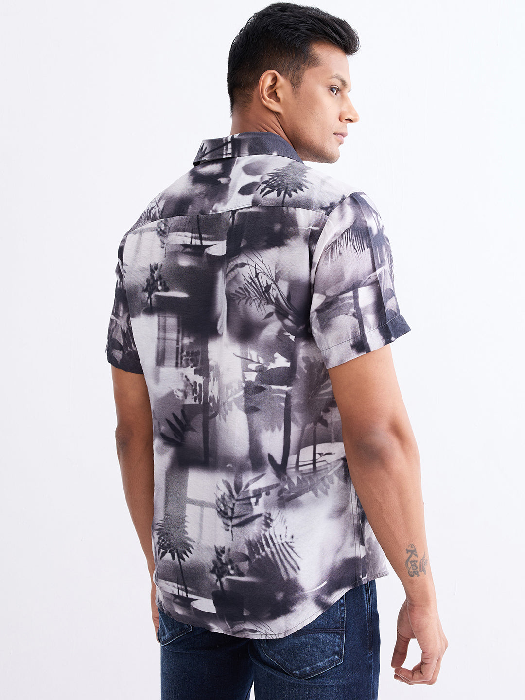 Spykar Black Slim Fit Casual Shirts For Men