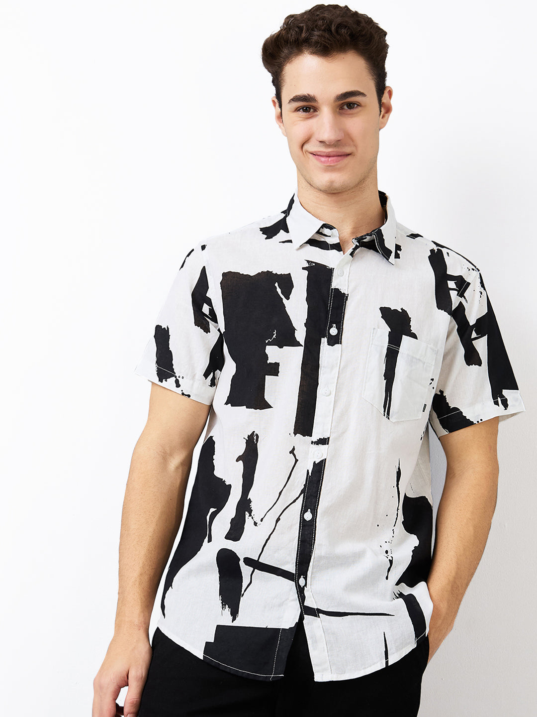 Spykar White Slim Fit Printed Half Sleeve Shirt For Men