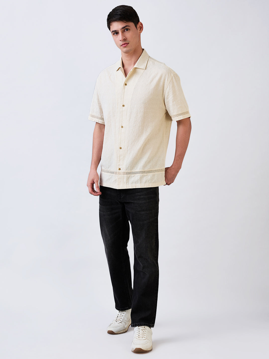 Spykar White Relaxed Fit Solid Half Sleeve Shirt For Men