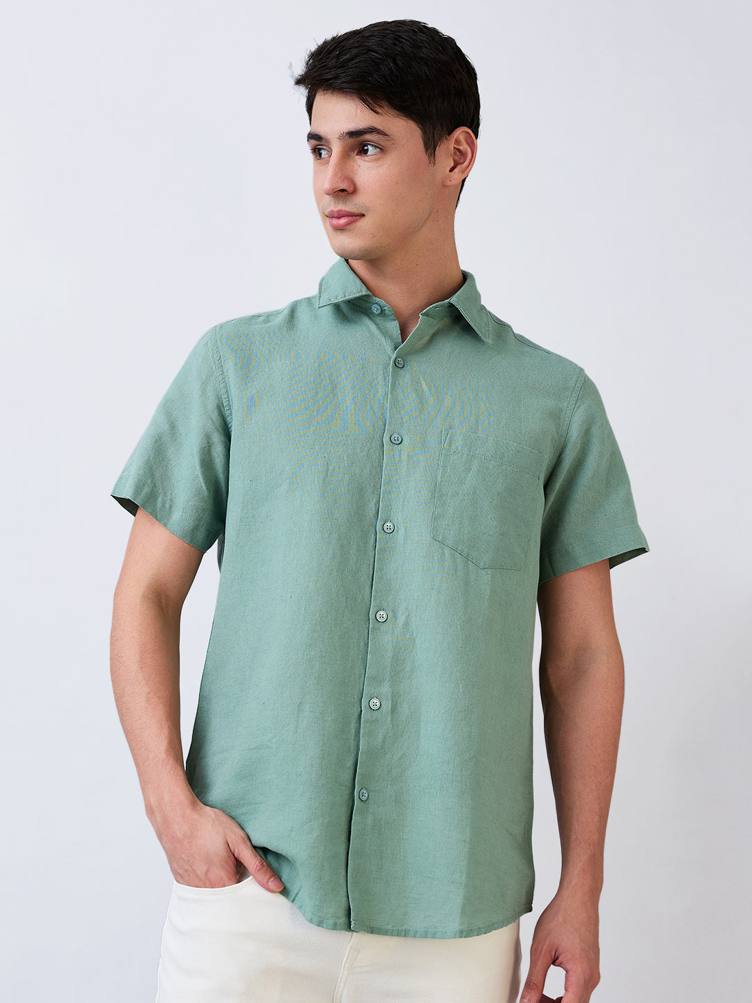 Men Green Slim Fit Solid Half Sleeve Shirt