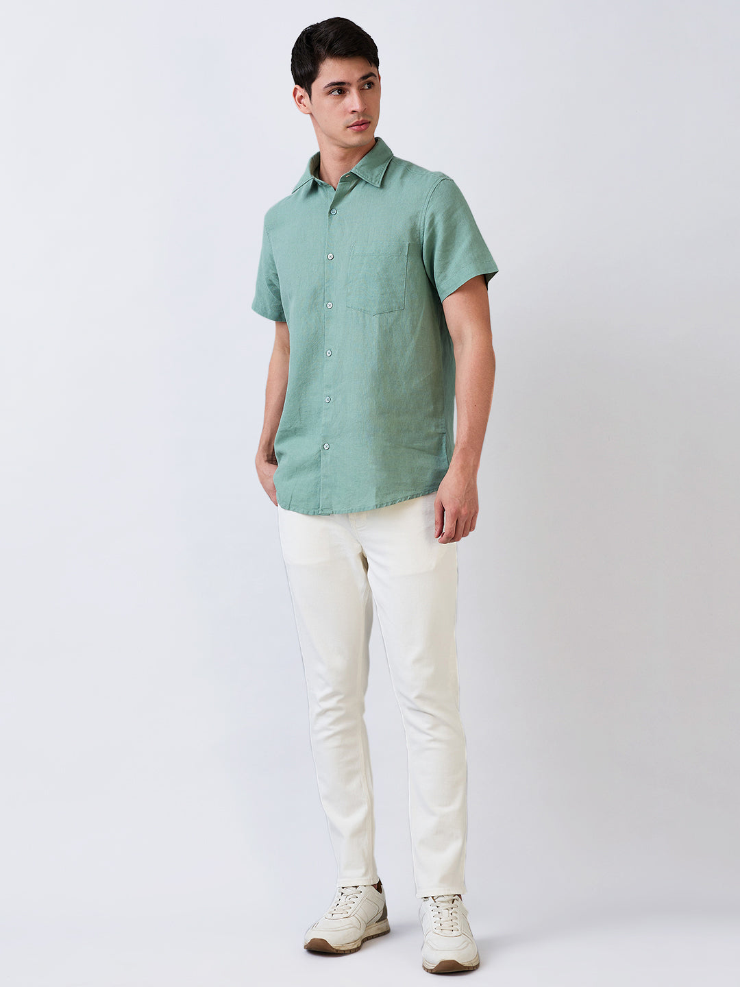 Men Green Slim Fit Solid Half Sleeve Shirt