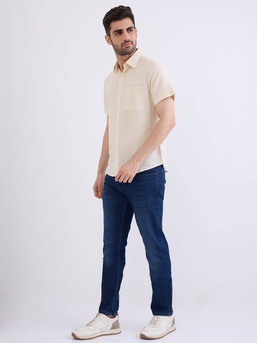 Spykar Cream White Slim Fit Casual Shirts For Men