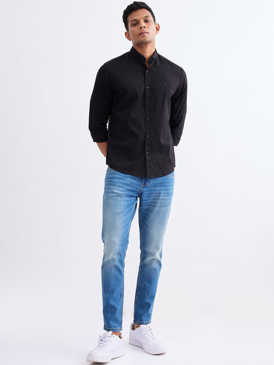 Spykar Black Slim Fit Casual Shirts For Men