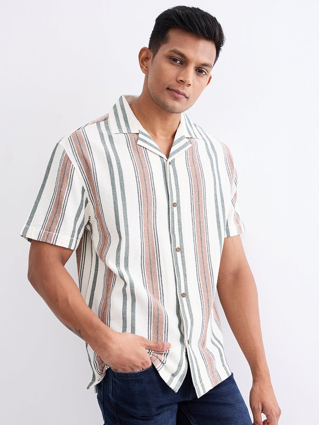 Spykar Off White Relaxed Fit Casual Shirts For Men