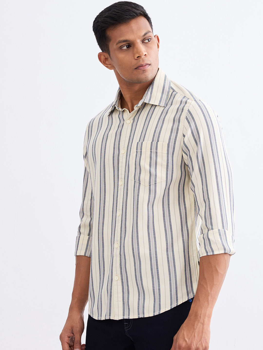 Spykar Iris Lilac Slim Fit Casual Shirts For Men