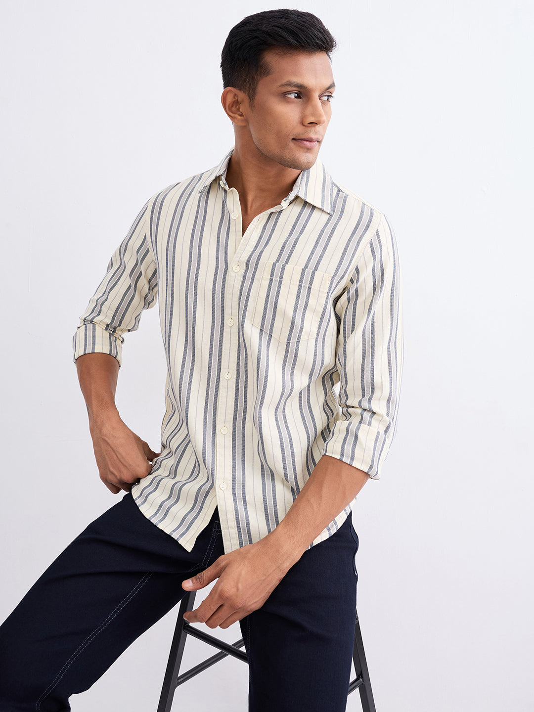 Spykar Iris Lilac Slim Fit Casual Shirts For Men