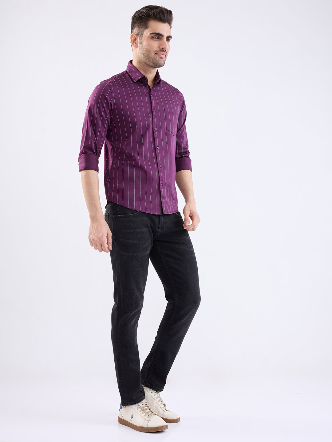 Spykar Plum Red Slim Fit Casual Shirts For Men