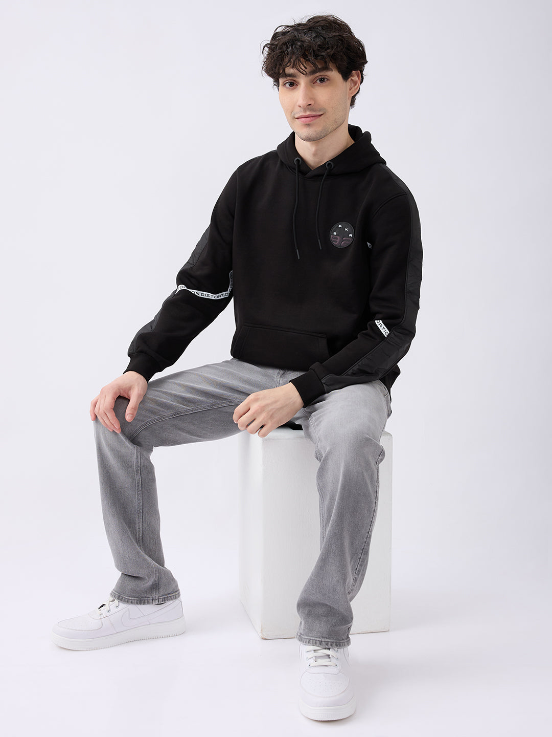 Spykar Solid Black Regular Fit Sweatshirts For Men