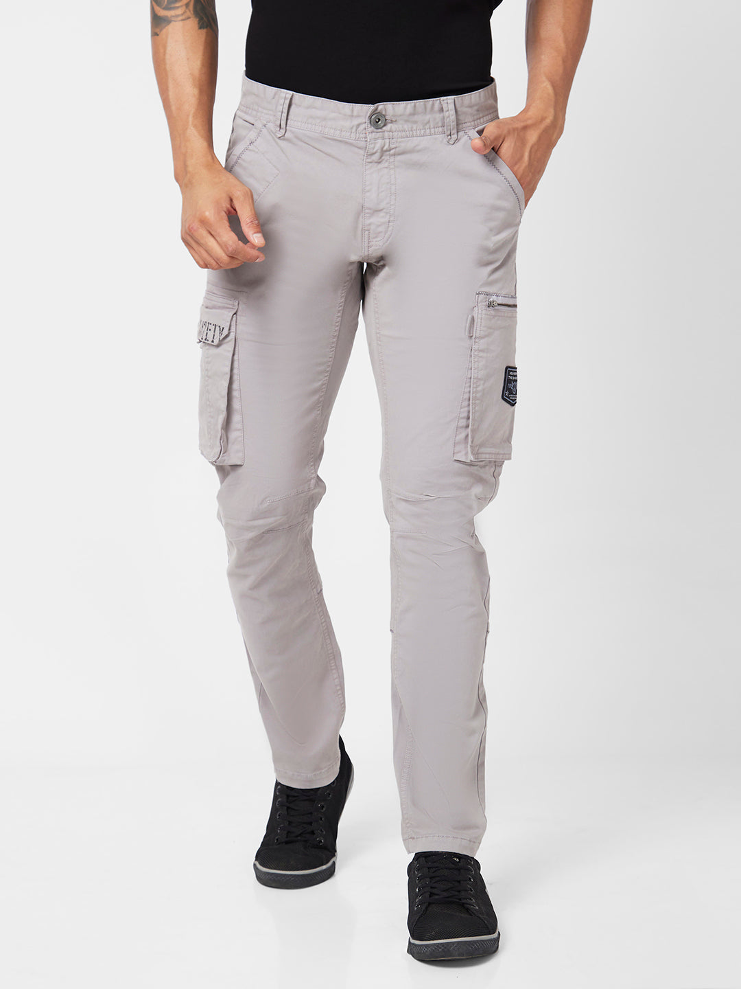 Spykar Men Light Grey Cotton Tapered Fit Ankle Length Mid Rise Cargo Pant