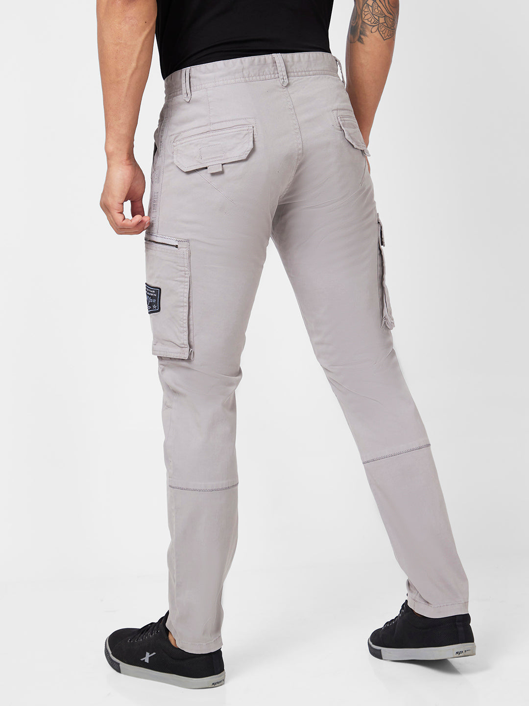 Spykar Men Light Grey Cotton Tapered Fit Ankle Length Mid Rise Cargo Pant