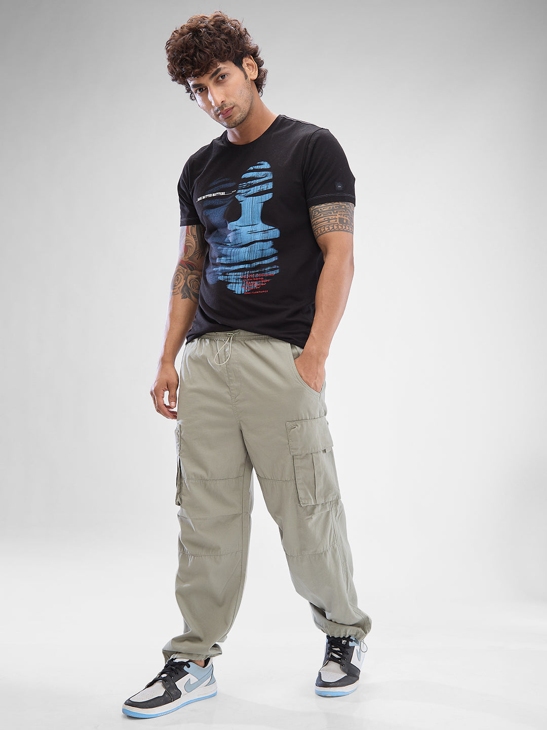 Spykar Men Mid Rise Loose Fit Cargo Trouser