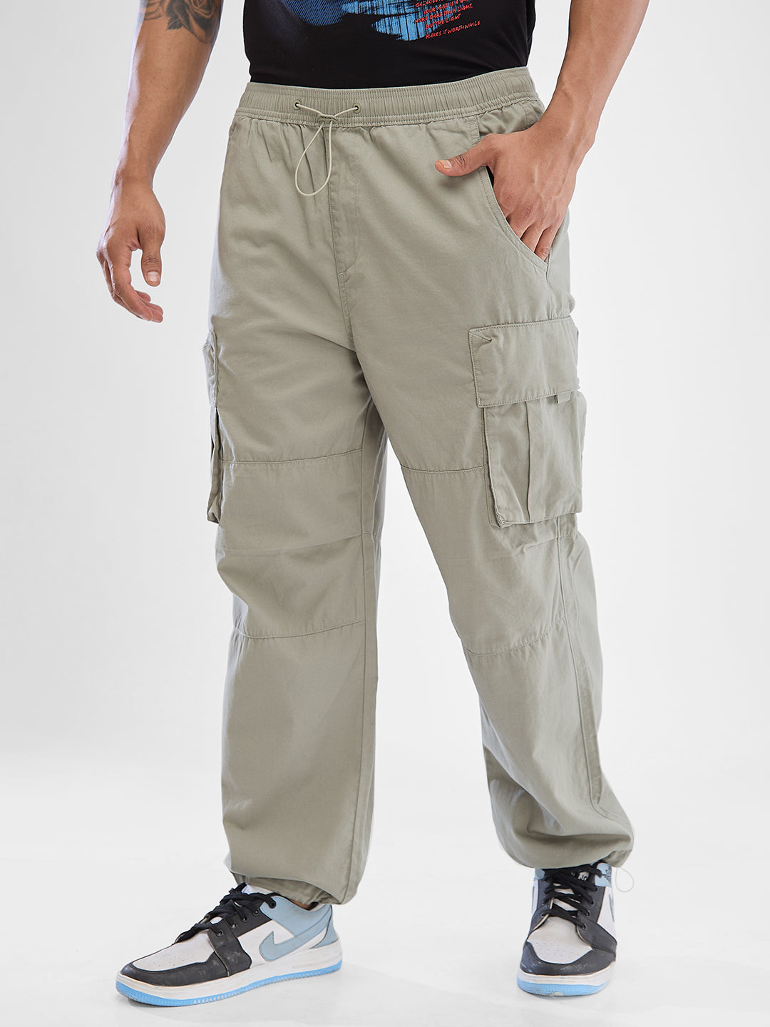 Spykar Men Mid Rise Loose Fit Cargo Trouser