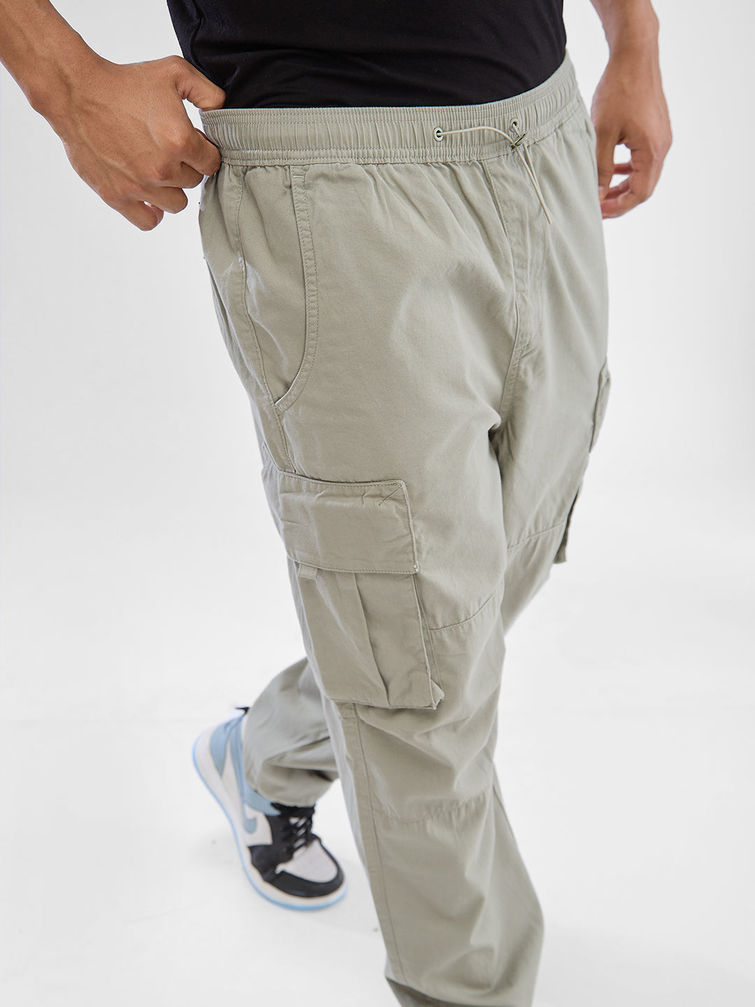 Spykar Men Mid Rise Loose Fit Cargo Trouser