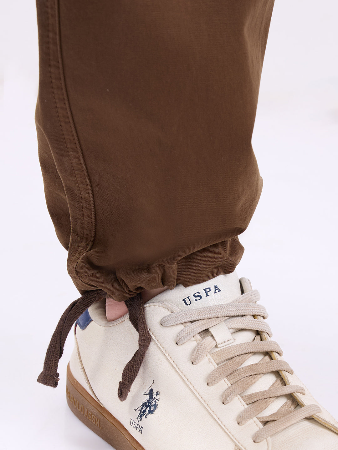 Men Trouser Relaxed Fit Brown Mid Rise
