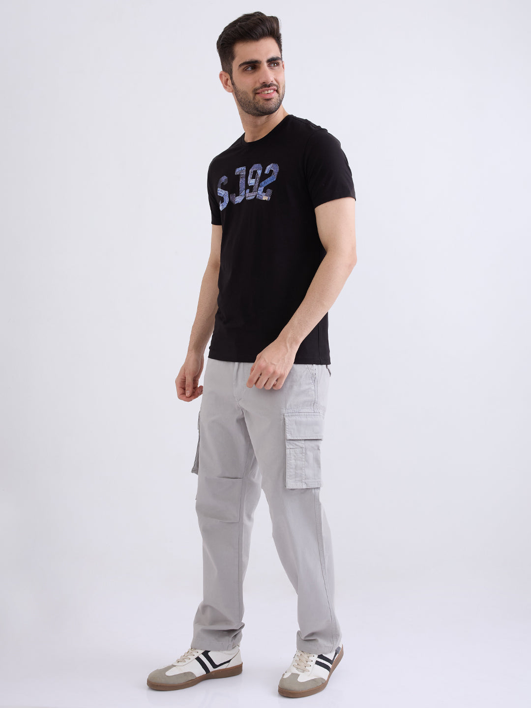 Men Trouser Relaxed Fit Grey Mid Rise