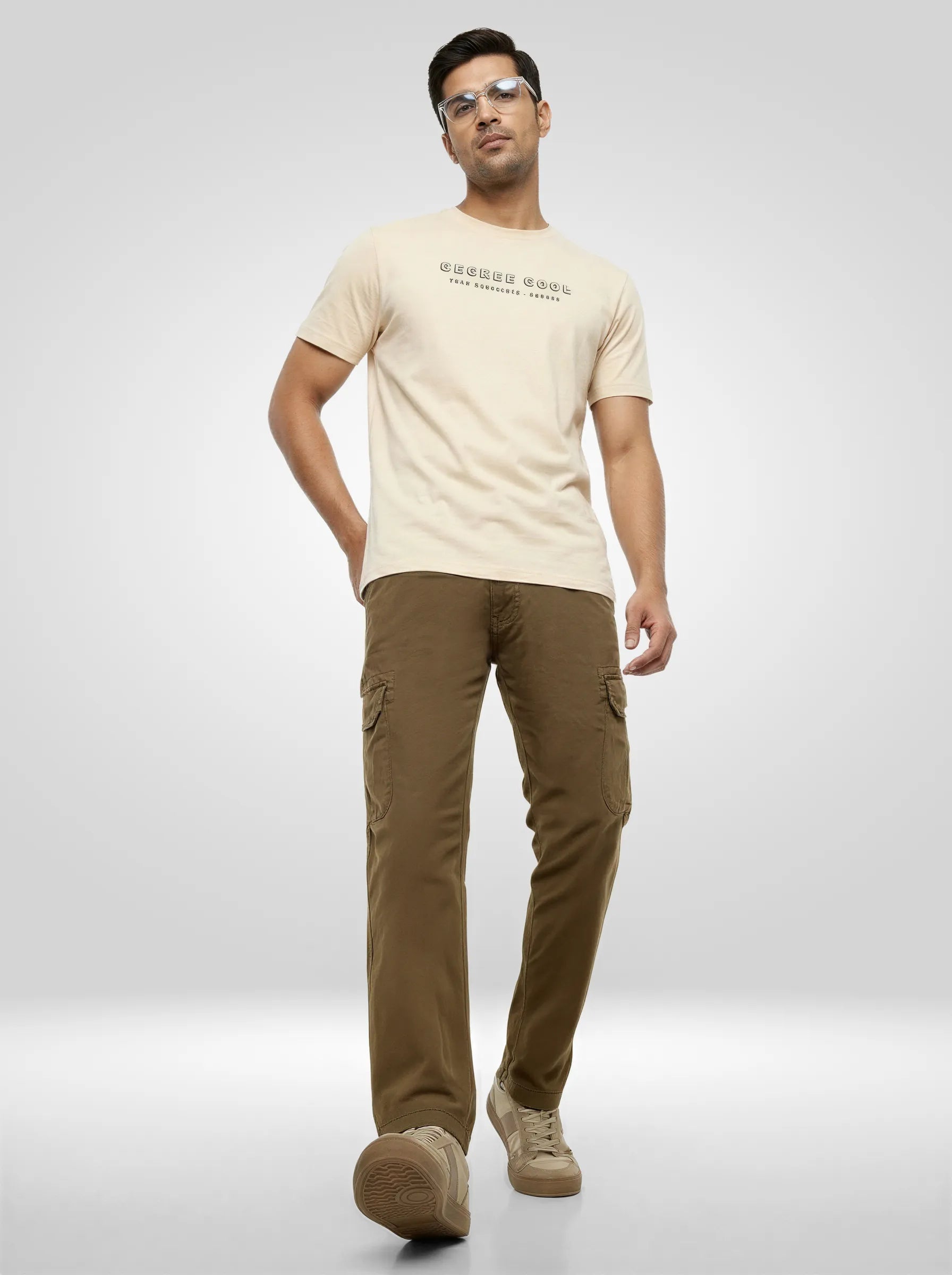 Men Trouser Cargo Fit Green Mid Rise