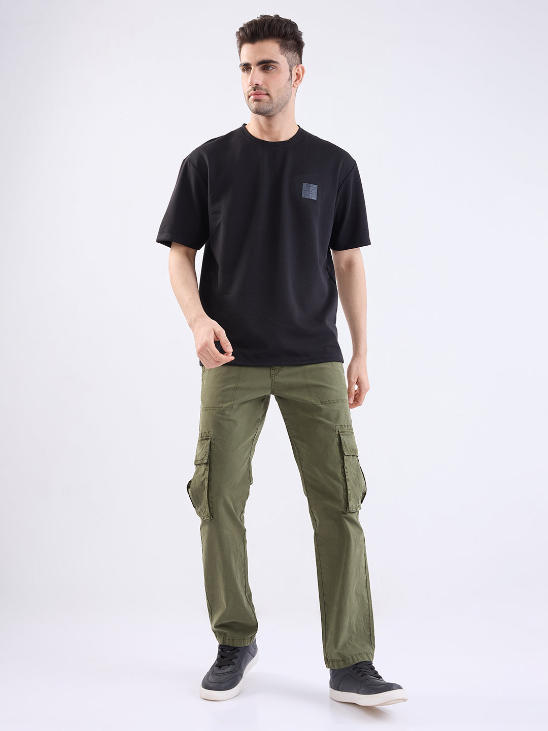 Men Trouser Relaxed Fit Green Mid Rise