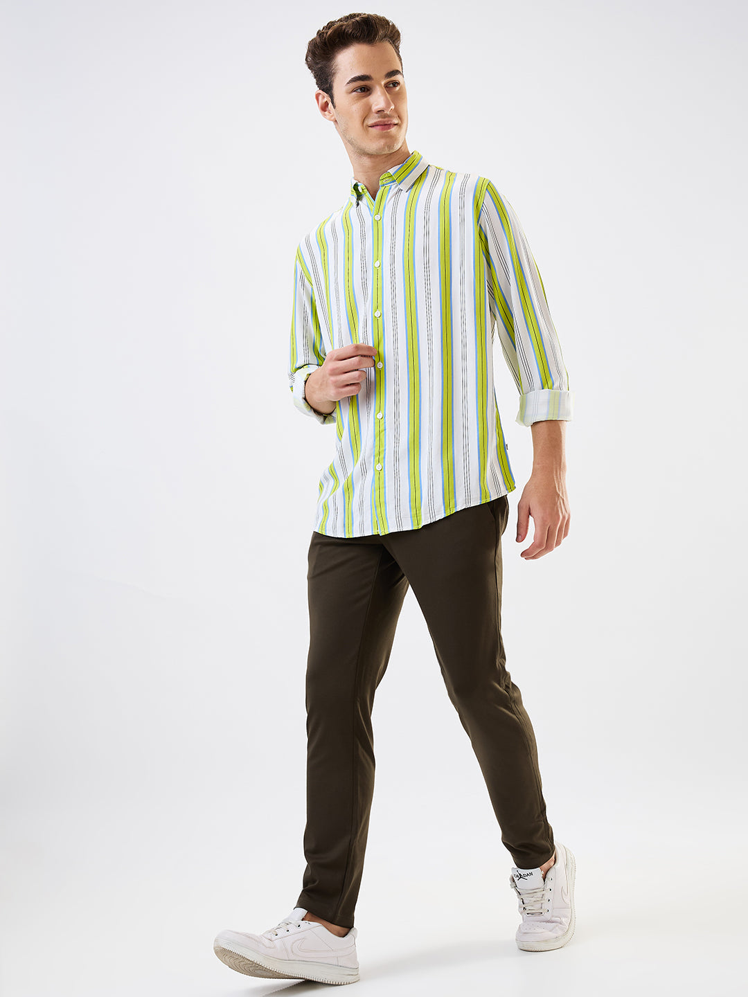 Men Cargo Slim Fit Green Mid Rise