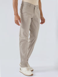 Men Trouser Regular Fit Green Mid Rise