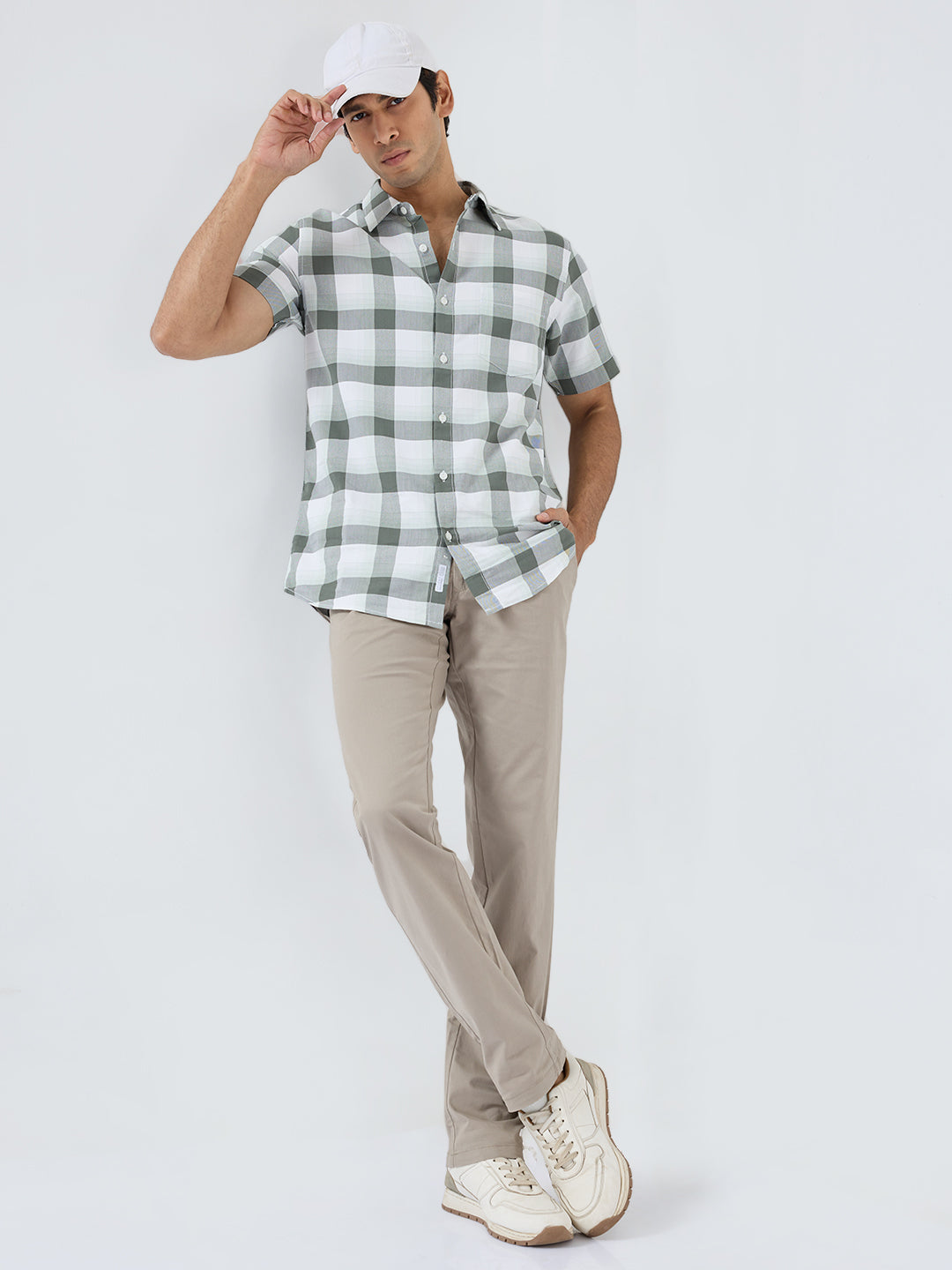 Men Trouser Regular Fit Green Mid Rise