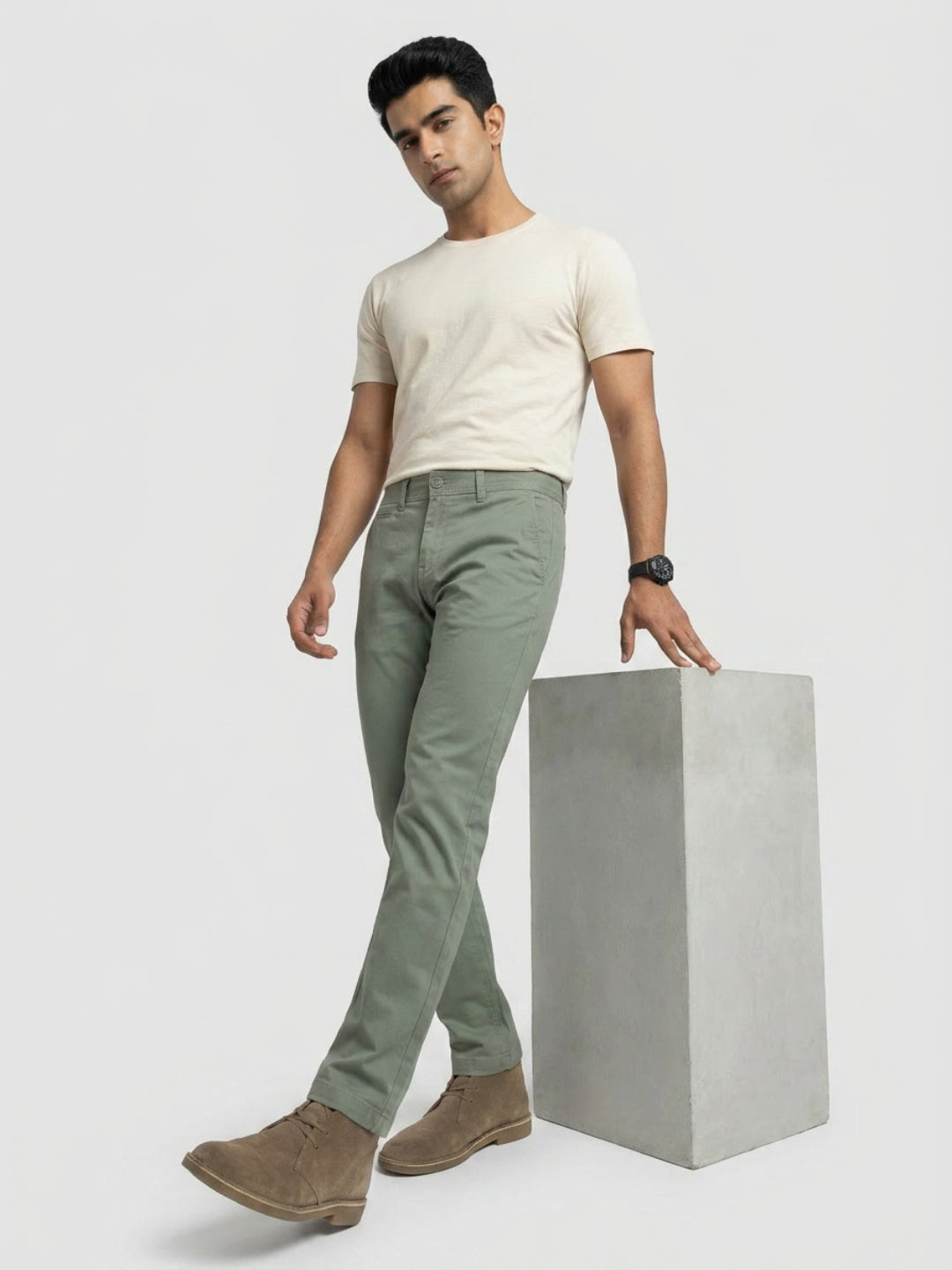 Men Trouser Regular Fit Green Mid Rise