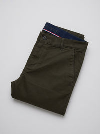 Men Trouser Regular Fit Green Mid Rise