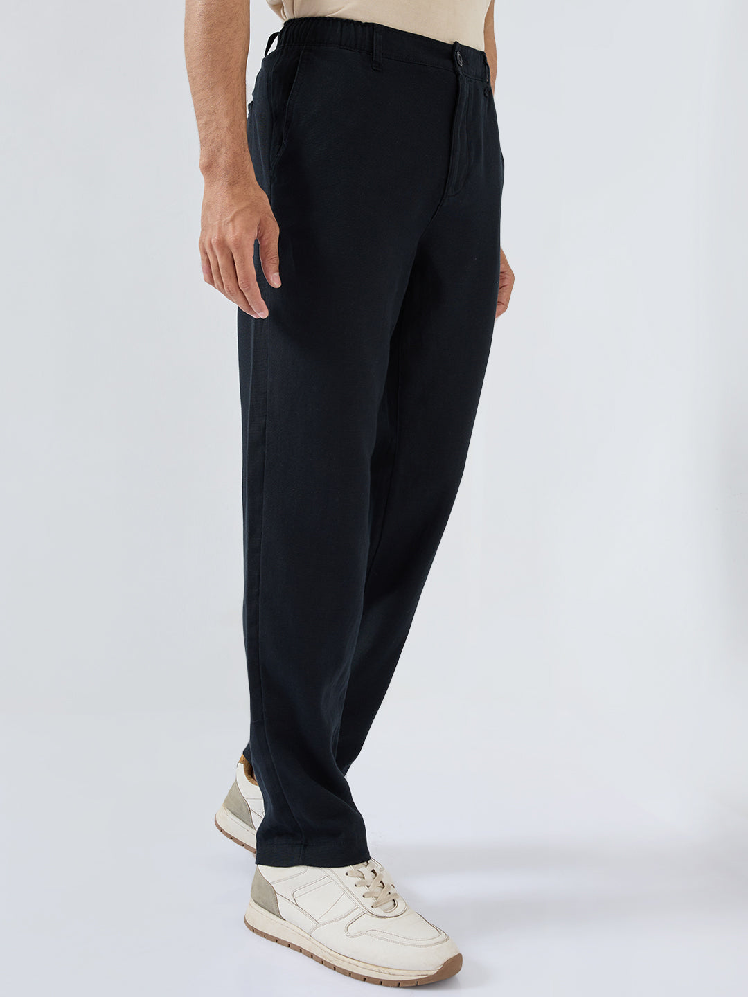 Men Trouser Relaxed Fit Black Mid Rise