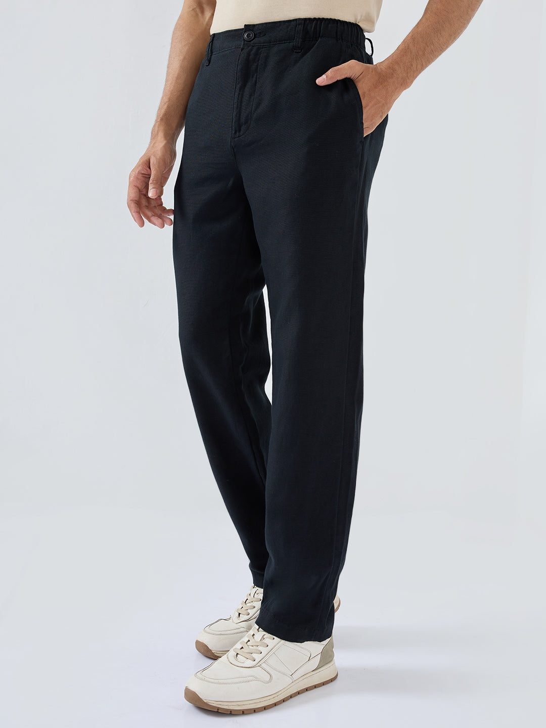 Men Trouser Relaxed Fit Black Mid Rise