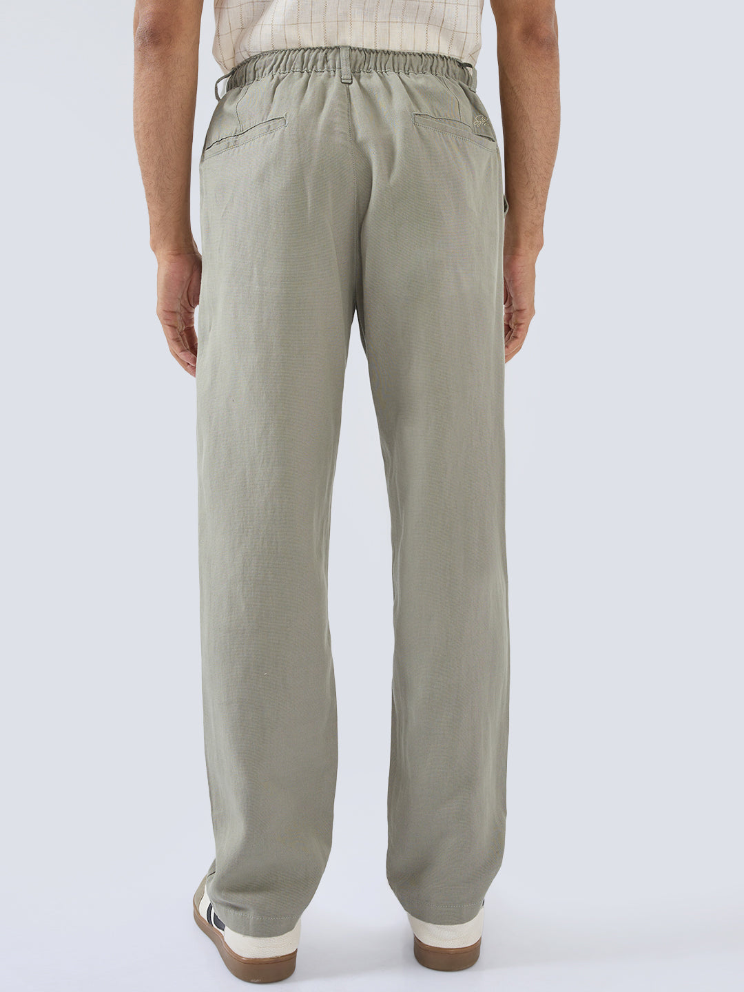 Men Trouser Relaxed Fit Olive Mid Rise