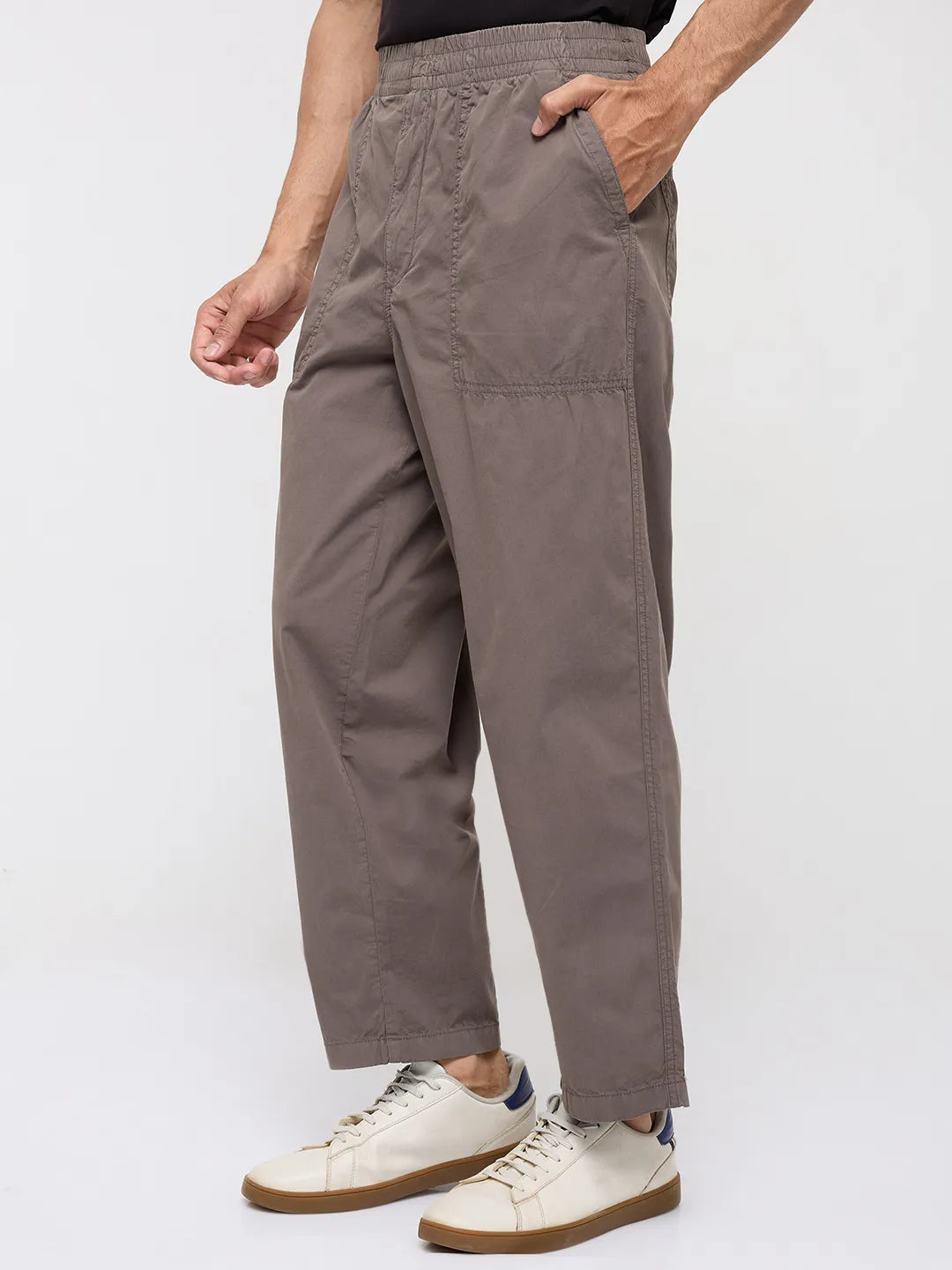 Men Trouser Relaxed Fit Dark Grey Mid Rise