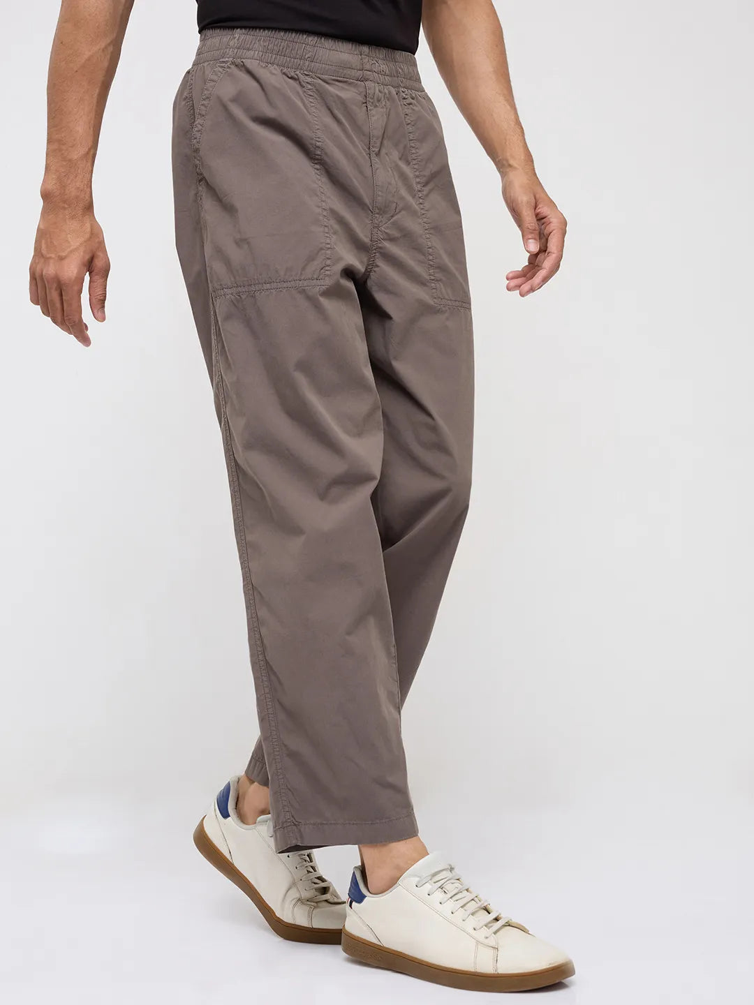 Men Trouser Relaxed Fit Dark Grey Mid Rise