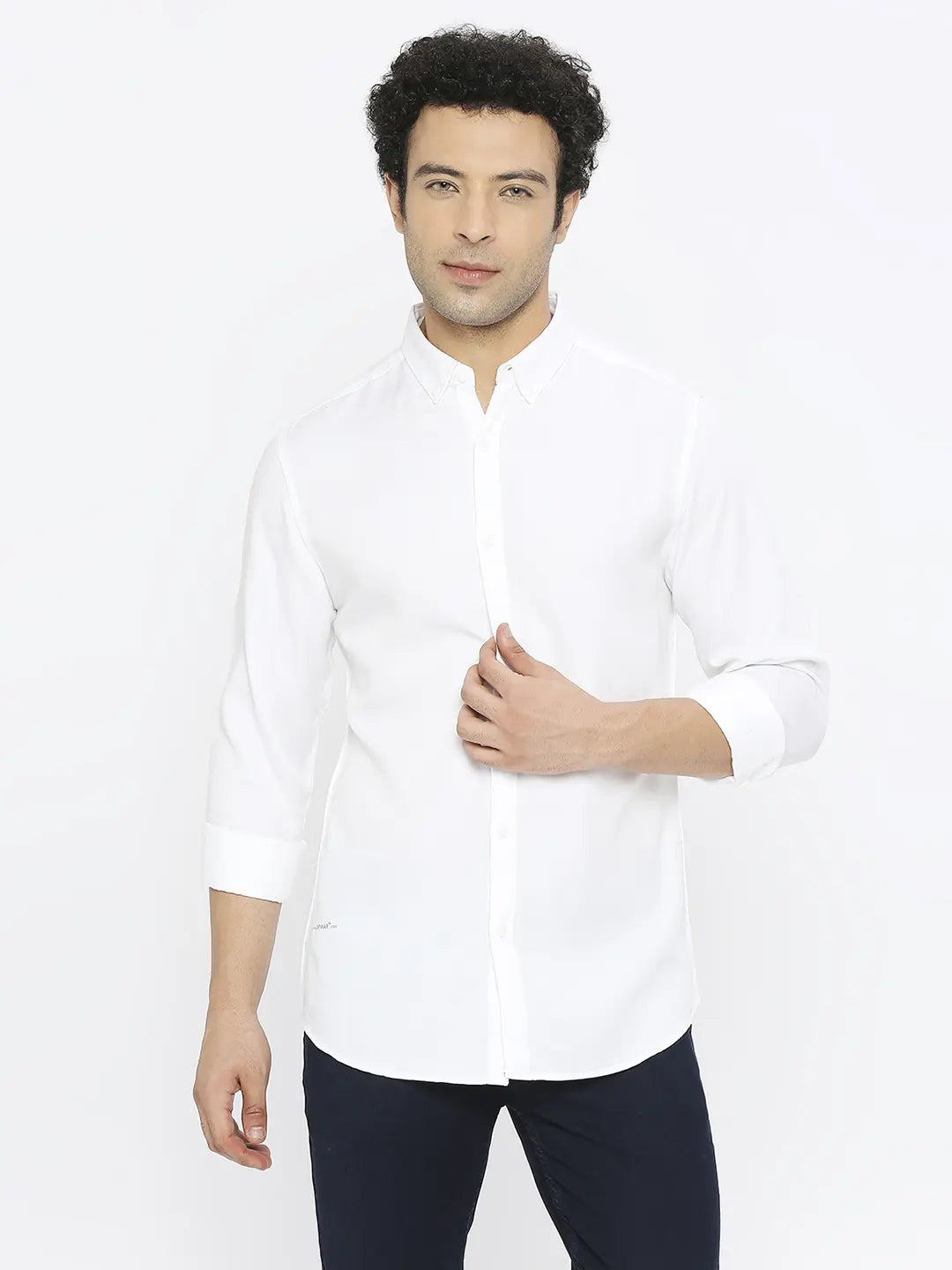 Spykar Men White Cotton Slim Fit Full Sleeve Plain Shirt