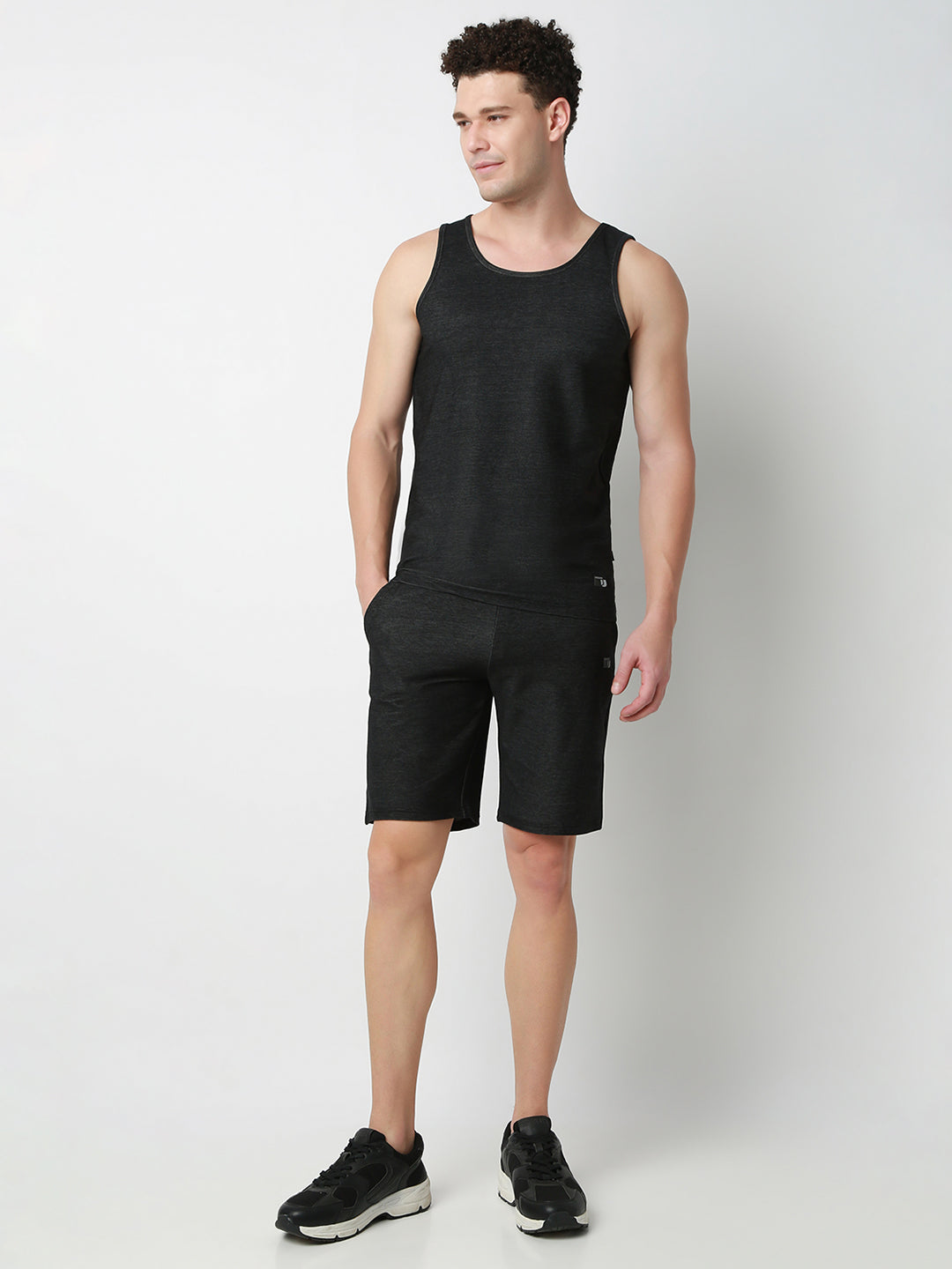 Underjeans Black Round Neck Solid Vest