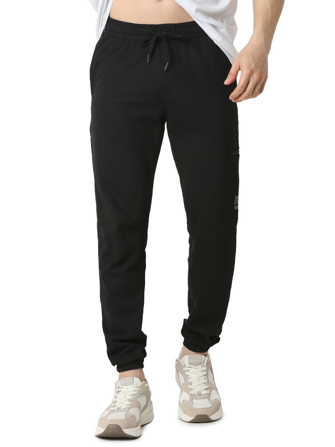 Underjeans By Spykar Men Premium Black Cargo Pant