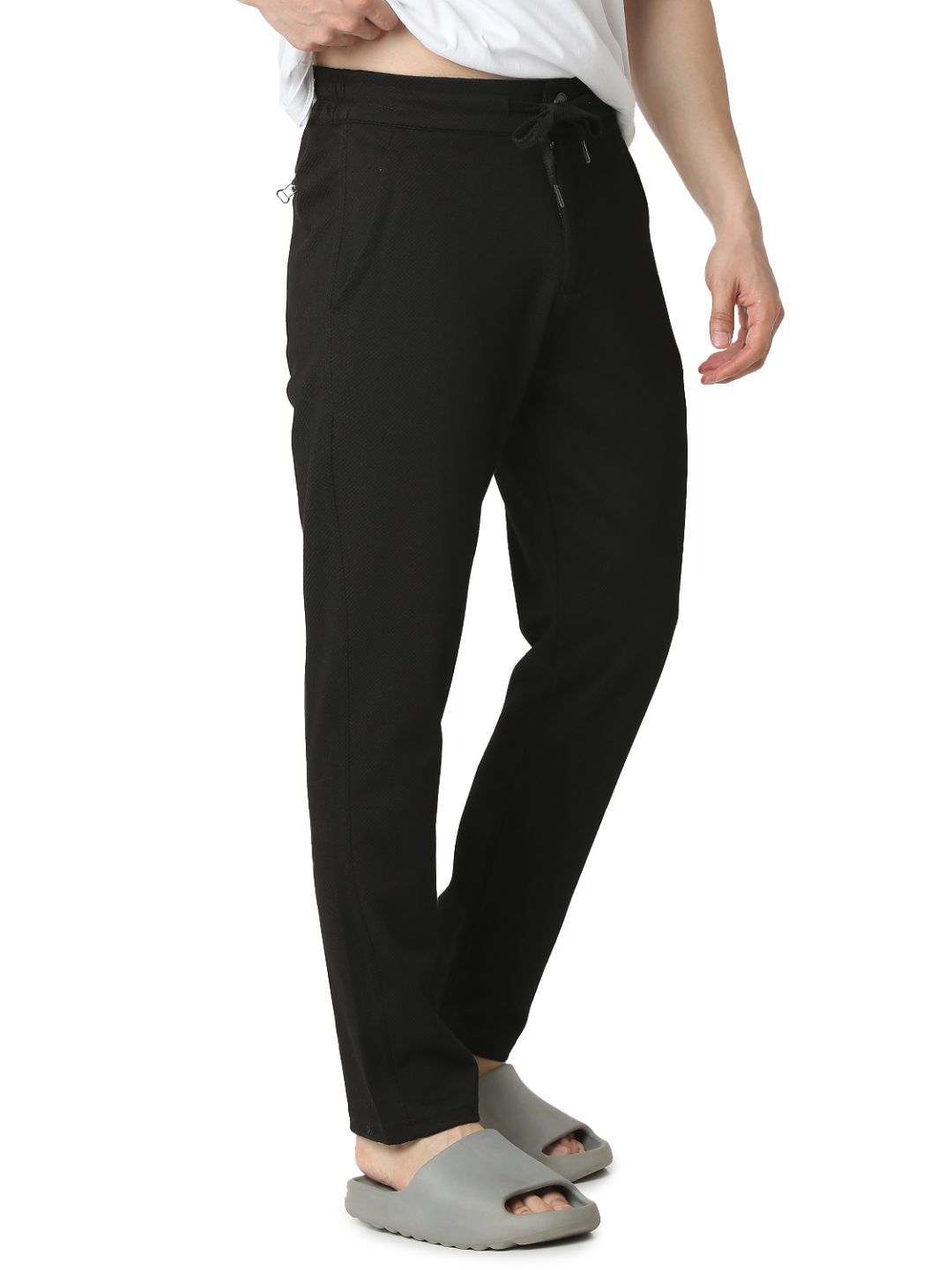 Underjeans By Spykar Men Premium Black Cargo Pant