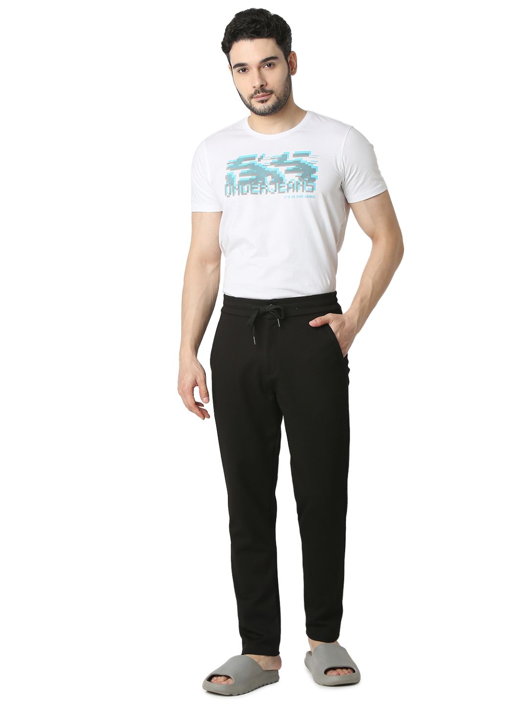 Underjeans By Spykar Men Premium Black Cargo Pant