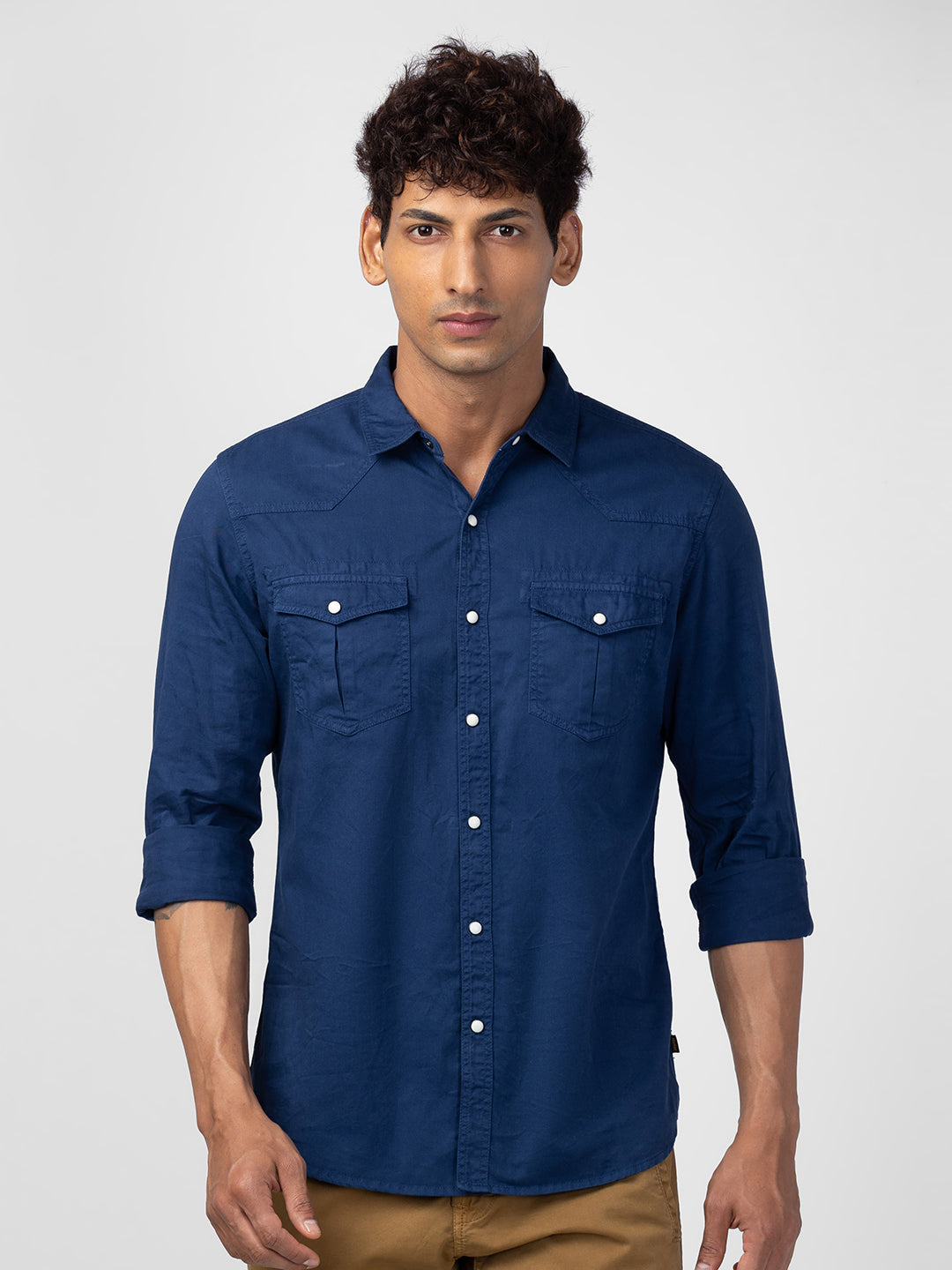 Spykar Men Navy Blue Cotton Slim Fit Plain Shirt