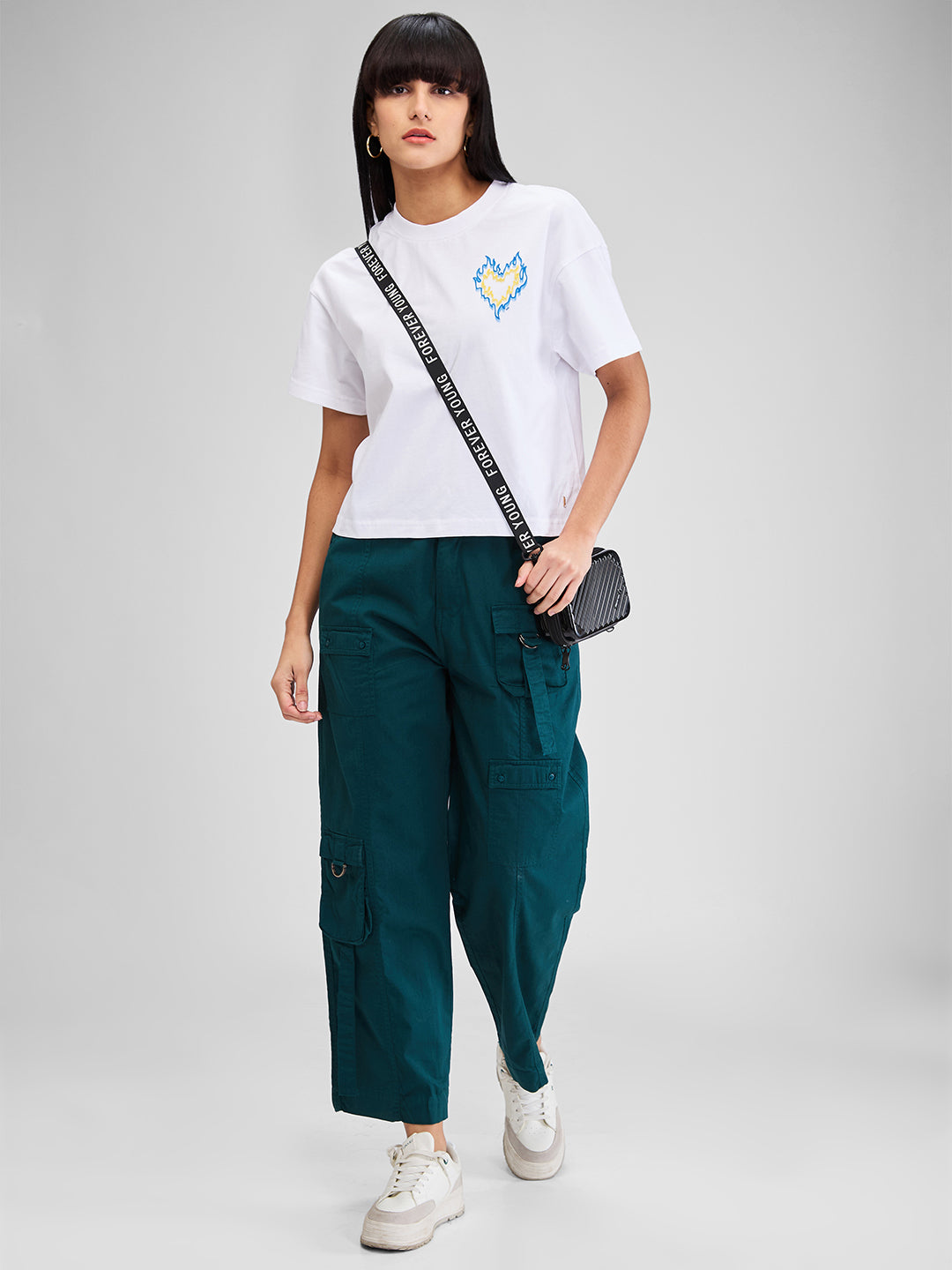 Women Trouser Cargo Fit Green Mid Rise